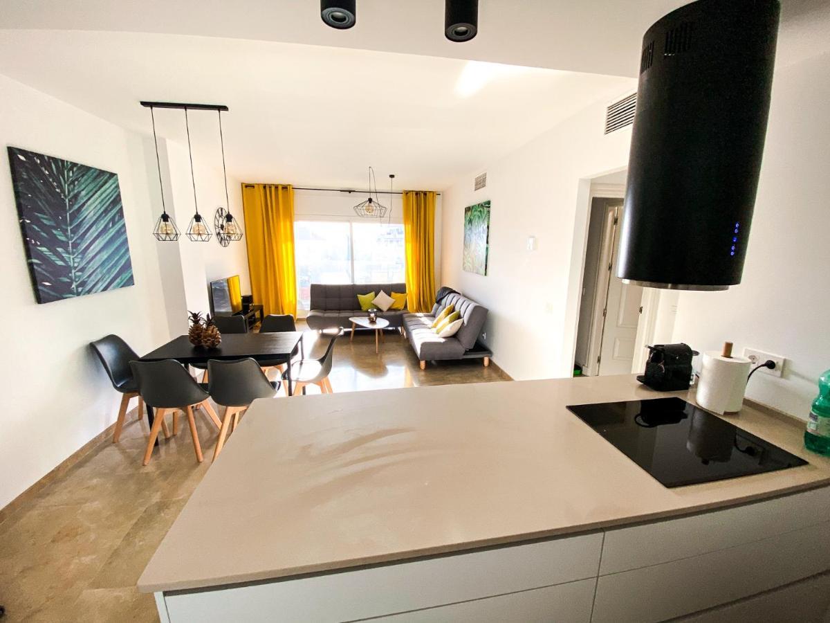 Beautiful New Apartment With Sea View Castillo de Sabinillas Bagian luar foto