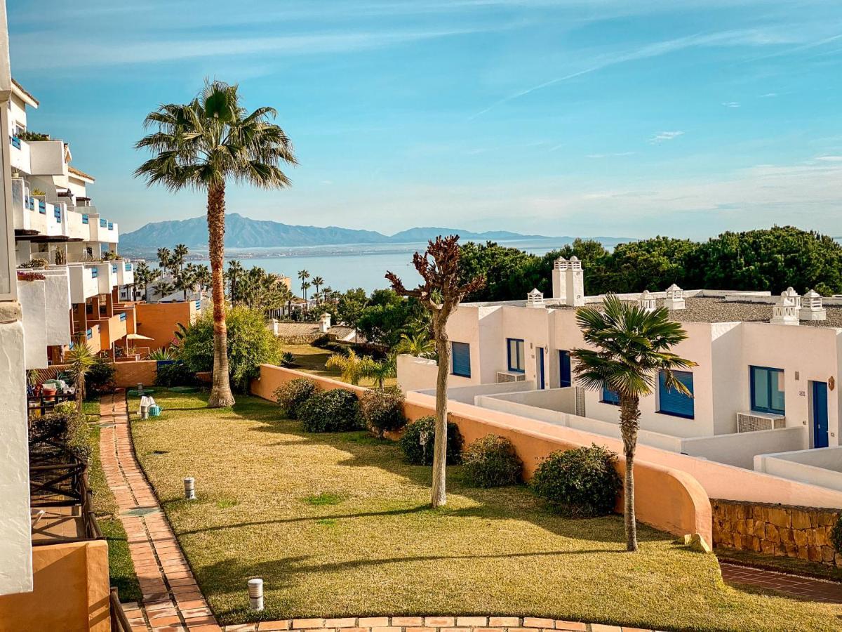 Beautiful New Apartment With Sea View Castillo de Sabinillas Bagian luar foto