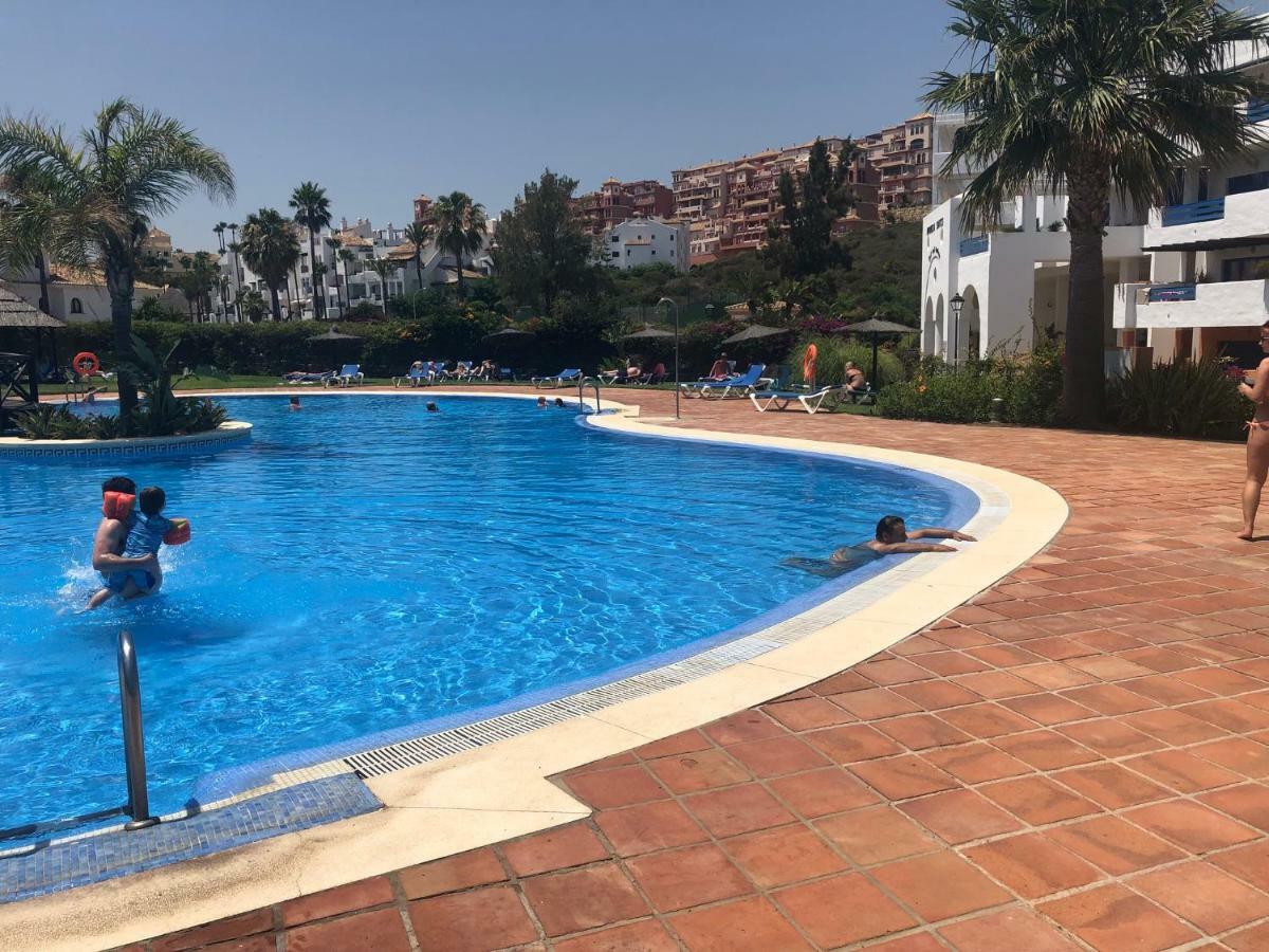 Beautiful New Apartment With Sea View Castillo de Sabinillas Bagian luar foto