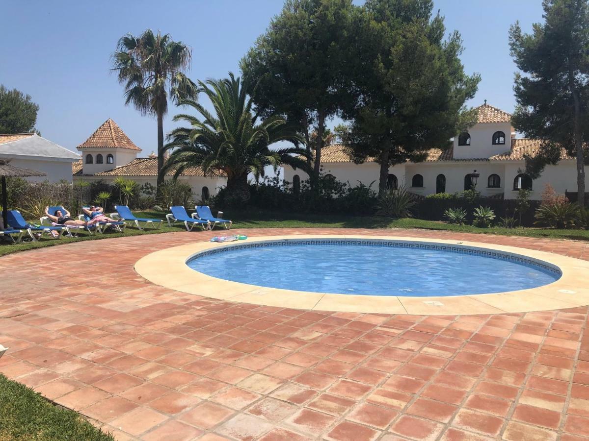 Beautiful New Apartment With Sea View Castillo de Sabinillas Bagian luar foto
